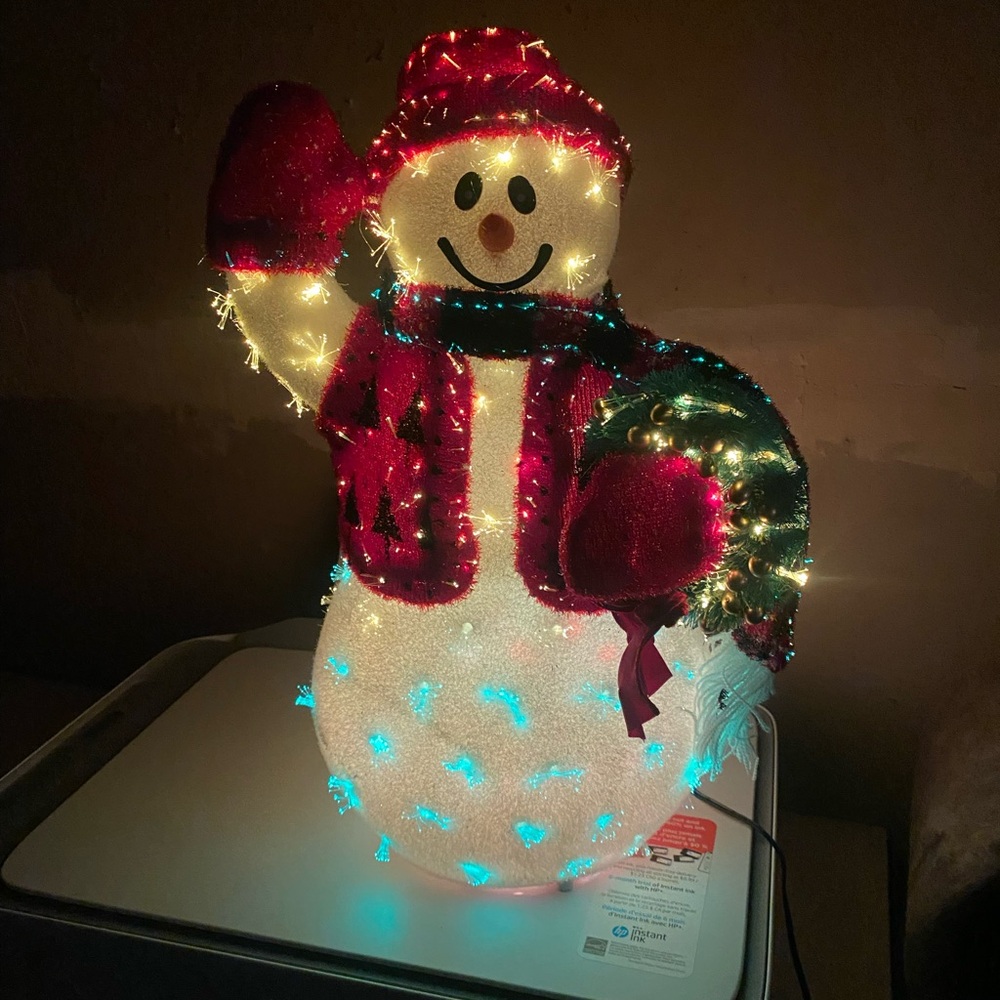 Coloring Changing Snowman. NEW IN BOX - Picture 7 of 9